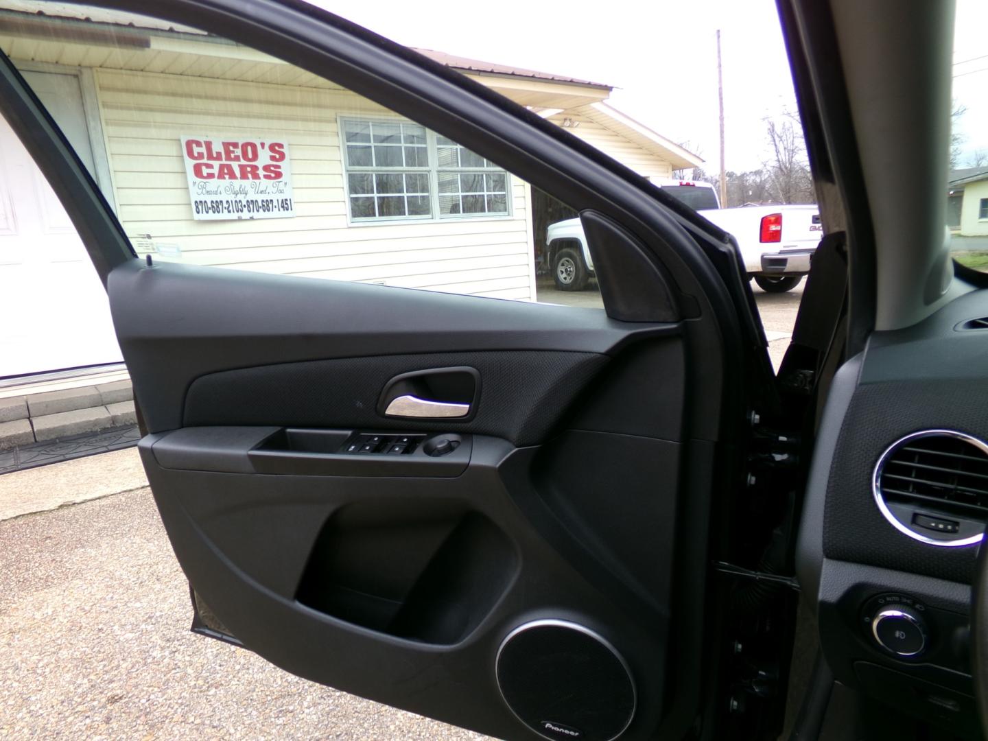 2013 Carbon Flash Metallic /Black Chevrolet Cruze LTZ (1G1PG5SBXD7) with an 1.4L Turbo engine, automatic transmission, located at 401 First NE, Bearden, AR, 71720, (870) 687-3414, 33.726528, -92.611519 - Photo#6